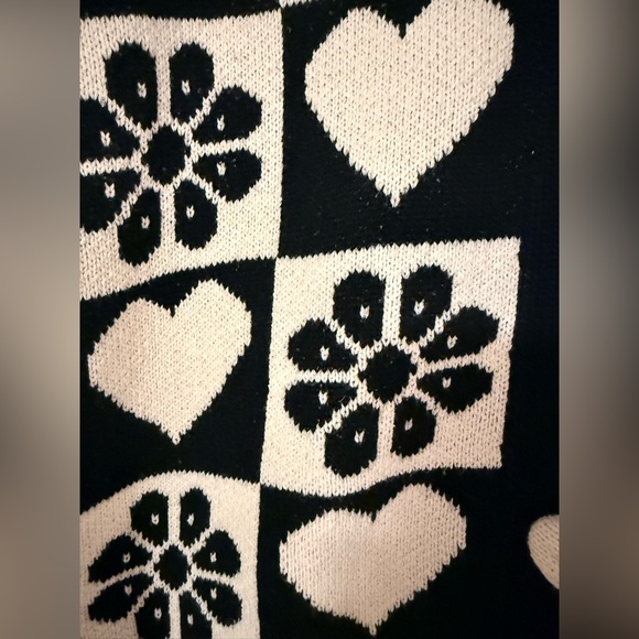 Zara Black and White Heart Pattern Cardigan - Picture 4 of 7